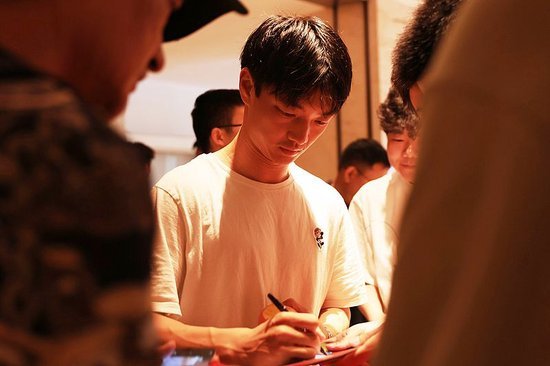 专业ag贵宾会拥有线上和线下多平台的娱乐场所服务