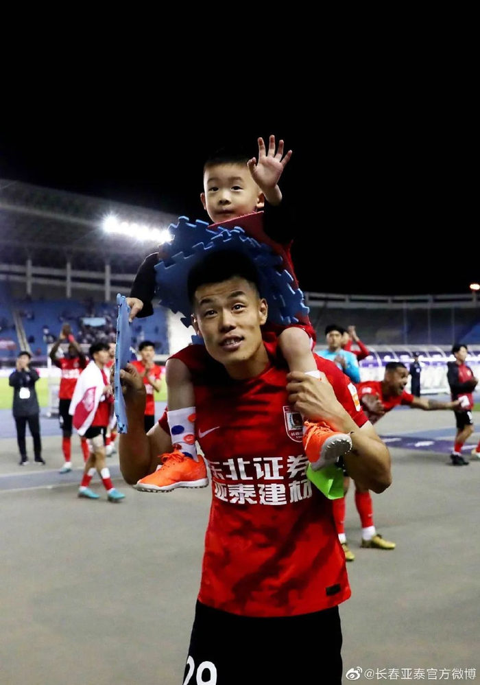 了解ag贵宾会拥有线上和线下多平台的娱乐场所