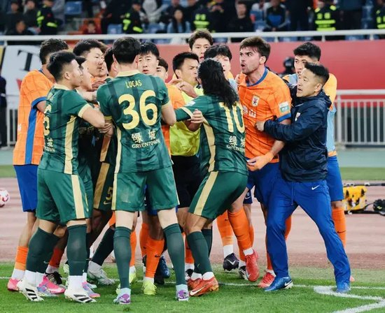了解ag贵宾会拥有线上和线下多平台的娱乐场所