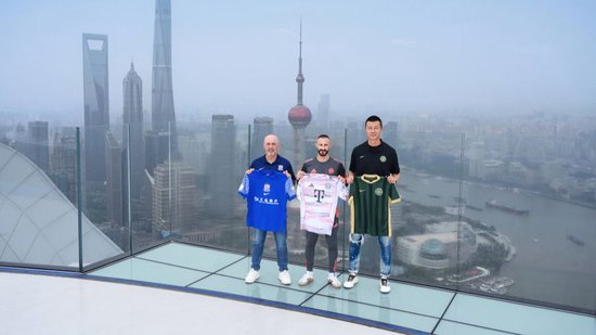 ag贵宾会拥有2000多名自主研发人员相关图片
