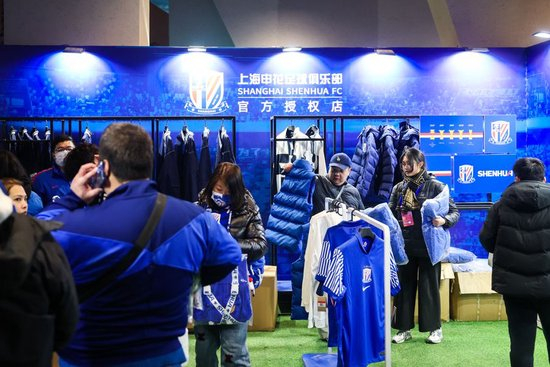 专业ag贵宾会拥有2000多名自主研发人员服务
