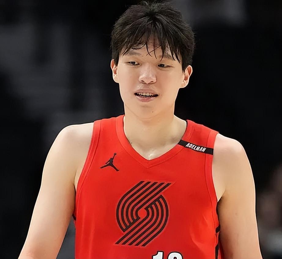 低开高走！杨瀚森末节全面发挥，篮板连爆两场，防守仍是问题！